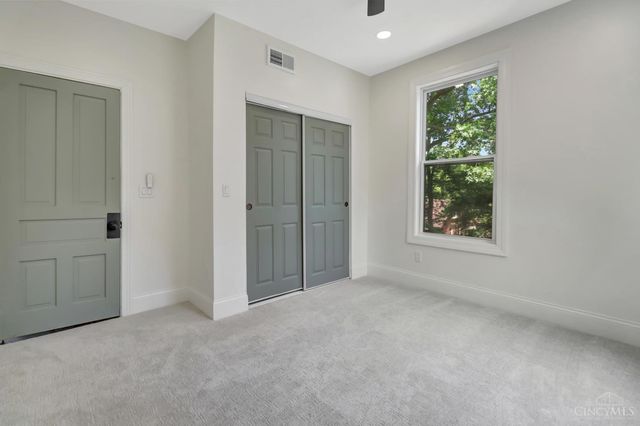 3020 Daytona Avenue, Cincinnati, OH 45211