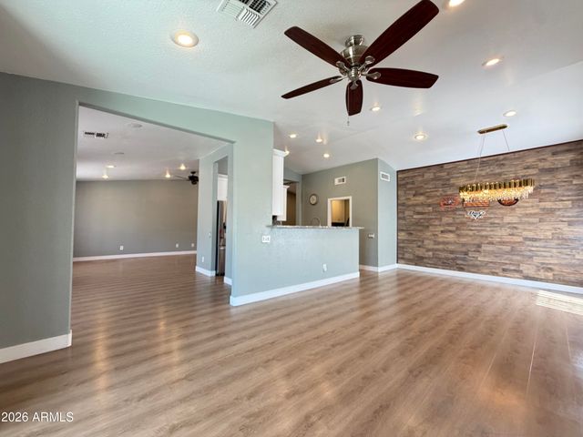 329 W BRISA Drive, Gilbert, AZ 85233