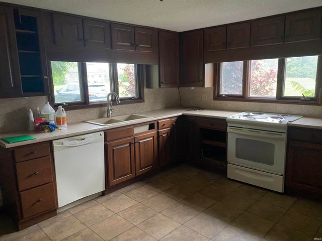 5807 N Sugar Street, Uniondale, IN 46791