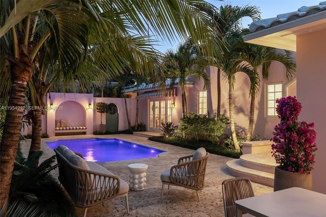 720 Madeira Ave, Coral Gables, FL 33134