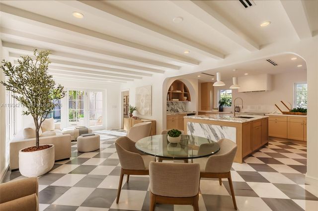 720 Madeira Ave, Coral Gables, FL 33134