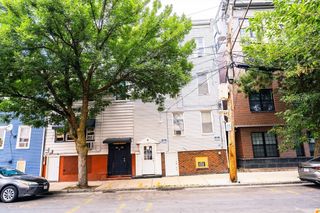 8 Everett St, Boston, MA 02128