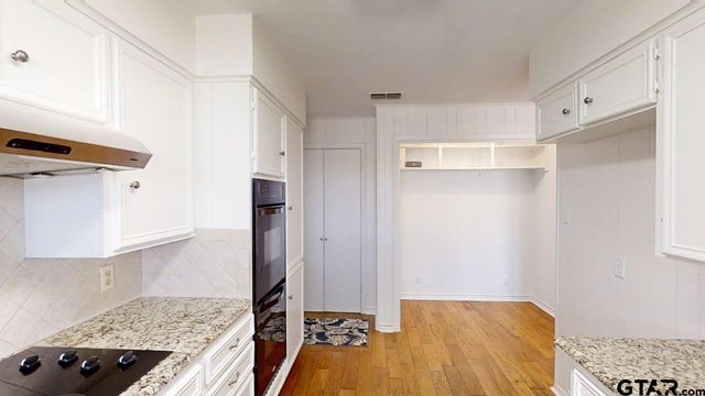 17035 Deer Run Rd, Flint, TX 75762