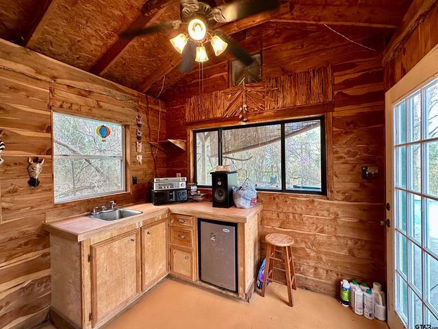 17035 Deer Run Rd, Flint, TX 75762