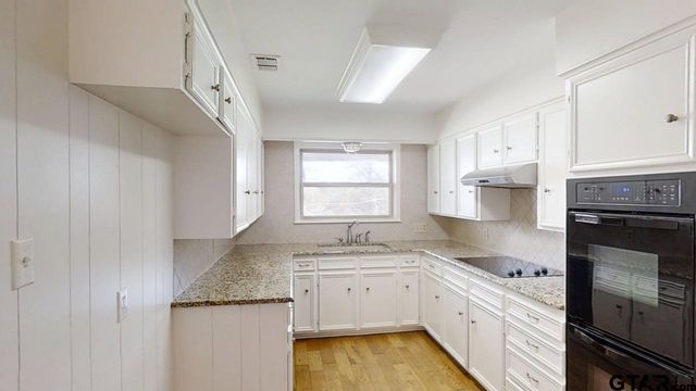 17035 Deer Run Rd, Flint, TX 75762