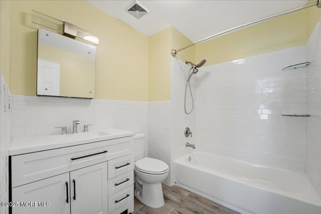 29 Lohsen Avenue, Keansburg, NJ 07734