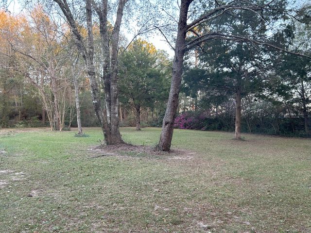 2402 Woodbine Drive, Crestview, FL 32536