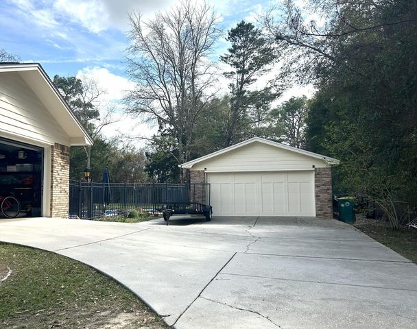 2402 Woodbine Drive, Crestview, FL 32536