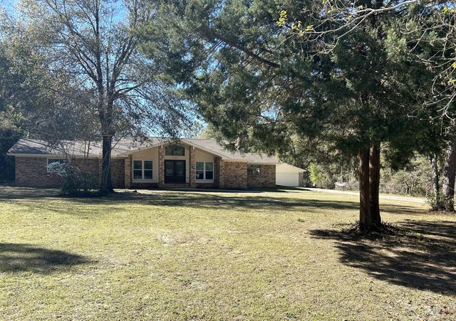 2402 Woodbine Drive, Crestview, FL 32536
