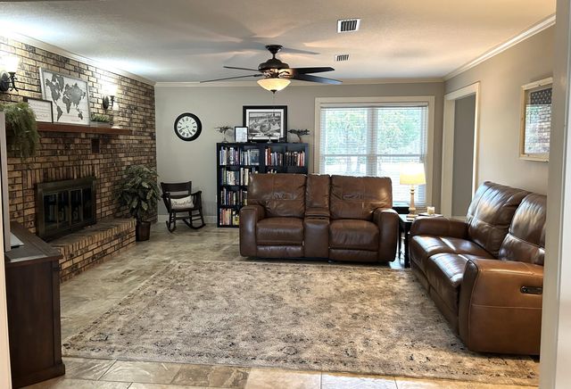 2402 Woodbine Drive, Crestview, FL 32536