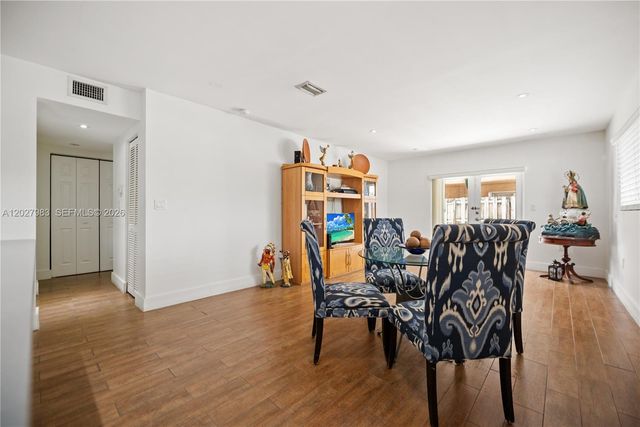 9950 SW 88th St 414-4, Miami, FL 33176