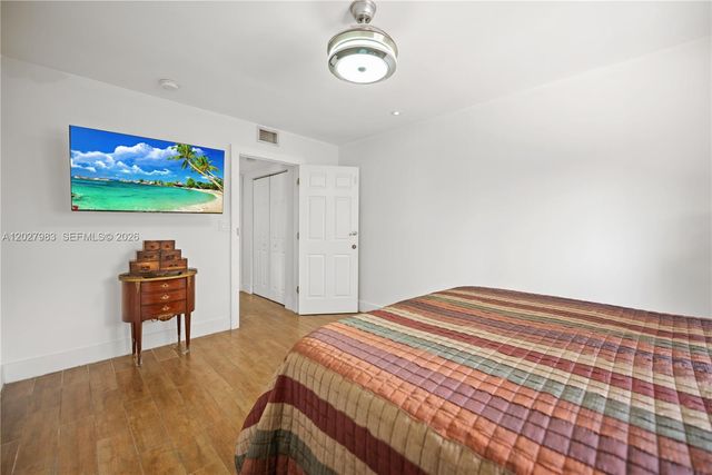 9950 SW 88th St 414-4, Miami, FL 33176