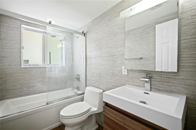 9950 SW 88th St 414-4, Miami, FL 33176