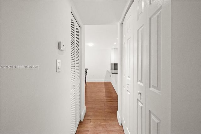 9950 SW 88th St 414-4, Miami, FL 33176
