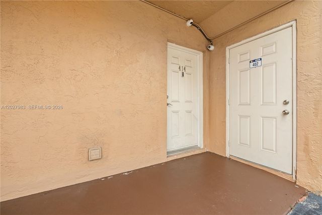 9950 SW 88th St 414-4, Miami, FL 33176