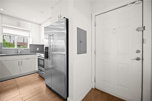 9950 SW 88th St 414-4, Miami, FL 33176