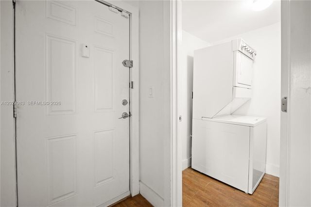 9950 SW 88th St 414-4, Miami, FL 33176