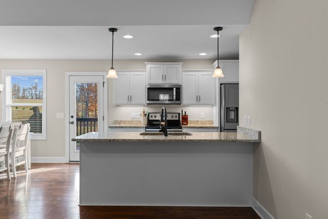 634 S Tunnel Rd, Gallatin, TN 37066