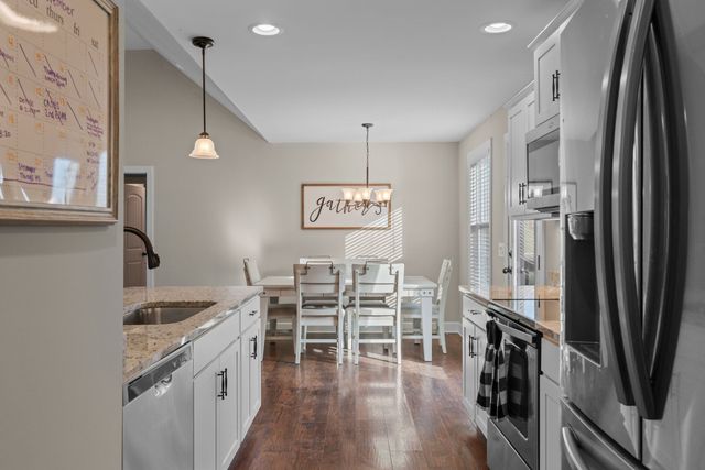 634 S Tunnel Rd, Gallatin, TN 37066