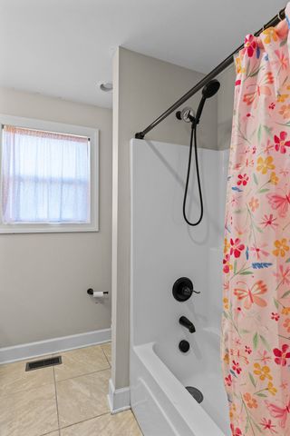 634 S Tunnel Rd, Gallatin, TN 37066