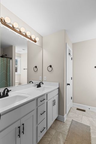 634 S Tunnel Rd, Gallatin, TN 37066