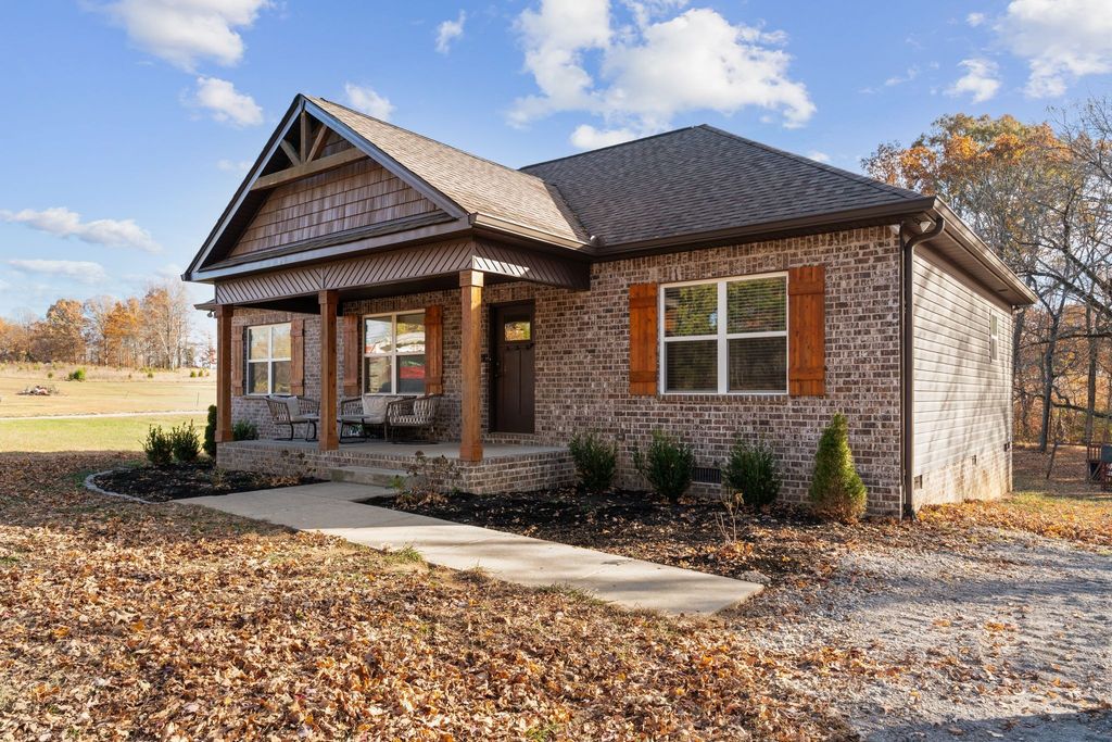 634 S Tunnel Rd, Gallatin, TN 37066