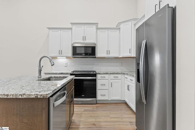 6 Thornfield Drive, Greenville, SC 29605