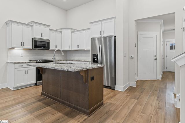 6 Thornfield Drive, Greenville, SC 29605