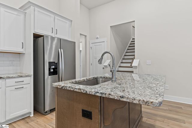 6 Thornfield Drive, Greenville, SC 29605