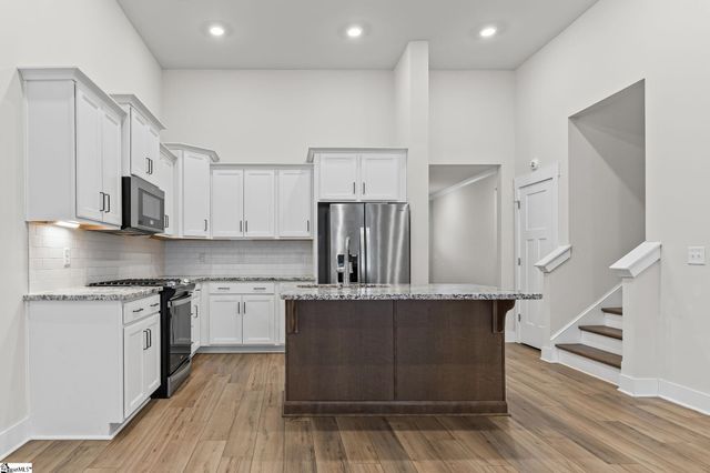 6 Thornfield Drive, Greenville, SC 29605