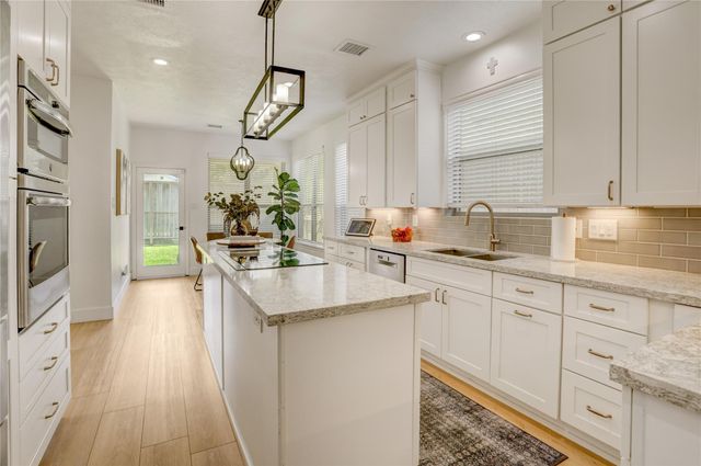 11703 Wickhollow Lane, Houston, TX 77043