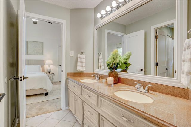 11703 Wickhollow Lane, Houston, TX 77043
