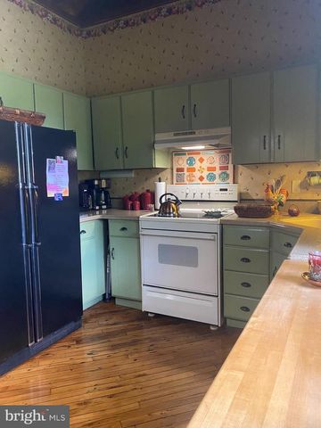 601 ORCHARD RD, Sellersville, PA 18960