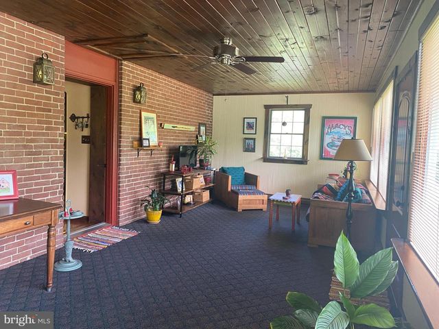 601 ORCHARD RD, Sellersville, PA 18960
