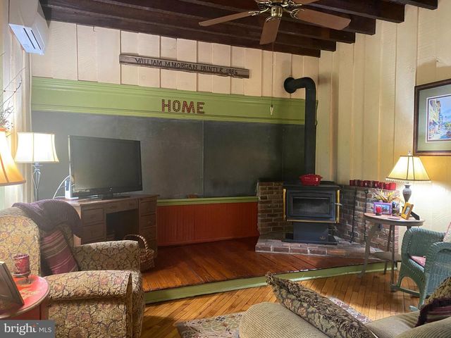 601 ORCHARD RD, Sellersville, PA 18960