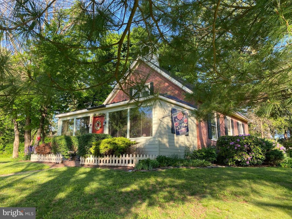 601 ORCHARD RD, Sellersville, PA 18960
