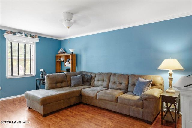 8 Long Acre Drive, Cream Ridge, NJ 08514