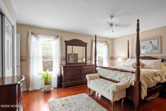 8 Long Acre Drive, Cream Ridge, NJ 08514