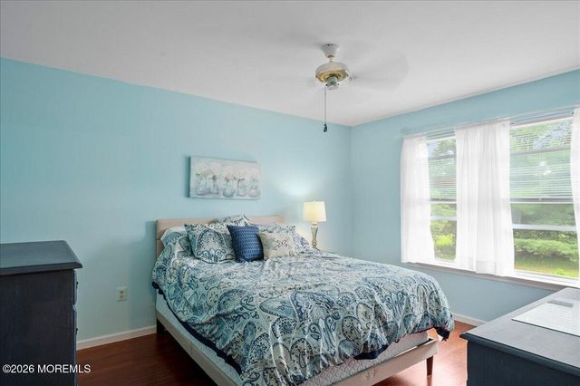 8 Long Acre Drive, Cream Ridge, NJ 08514