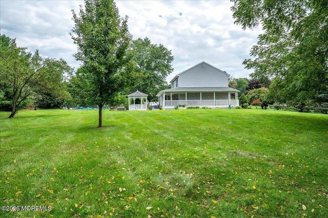 8 Long Acre Drive, Cream Ridge, NJ 08514