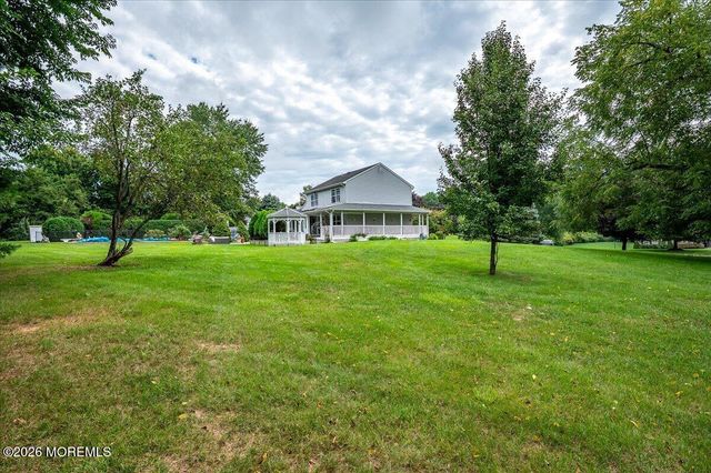 8 Long Acre Drive, Cream Ridge, NJ 08514