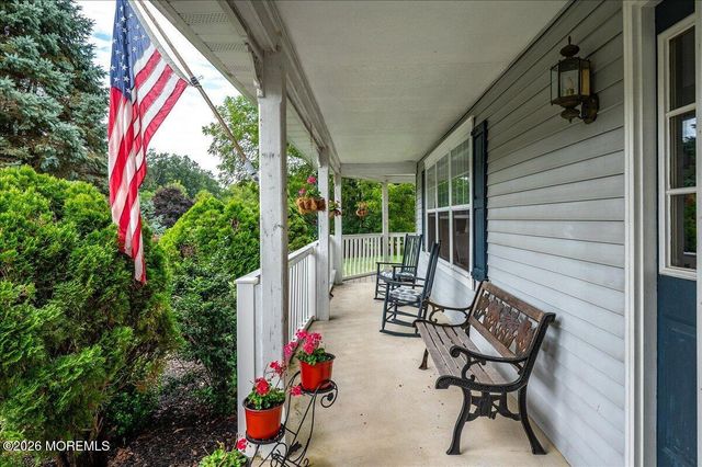 8 Long Acre Drive, Cream Ridge, NJ 08514