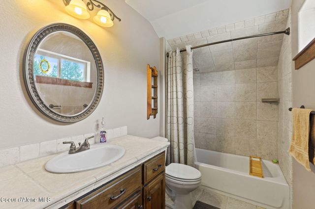 1315 E Mordyl LOOP, Post Falls, ID 83854