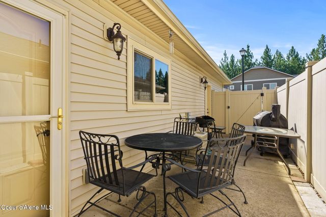 1315 E Mordyl LOOP, Post Falls, ID 83854