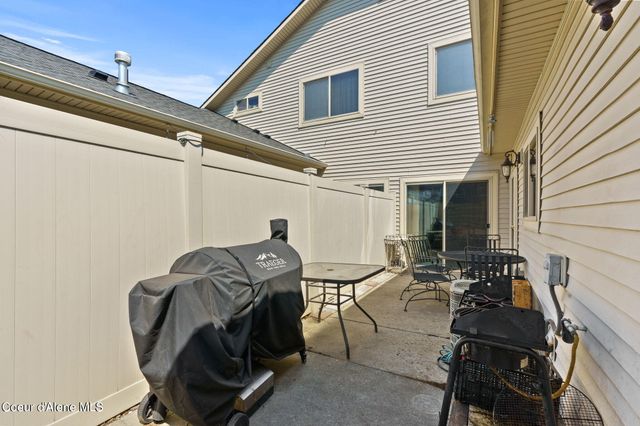 1315 E Mordyl LOOP, Post Falls, ID 83854
