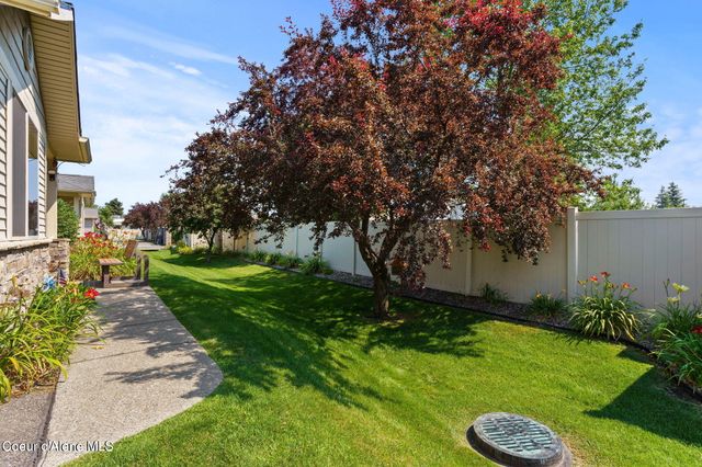 1315 E Mordyl LOOP, Post Falls, ID 83854