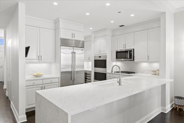 333 N Canal Street 3604, Chicago, IL 60606