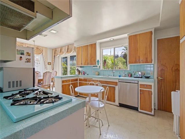 464 Calle De Castellana, Redondo Beach, CA 90277