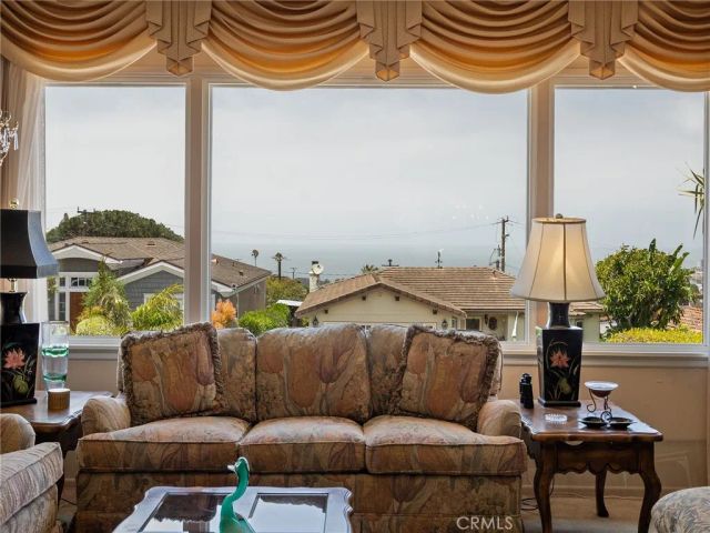 464 Calle De Castellana, Redondo Beach, CA 90277