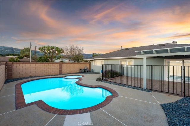 819 N Shaftesbury Avenue, San Dimas, CA 91773